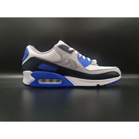 Athletic_Shoes